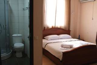 Отели типа «постель и завтрак» B&B Old Tbilisi Тбилиси Двухместный номер "Комфорт" с 1 кроватью и балконом-6